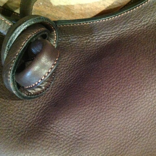 Sac courbe souple foncé – Image 2