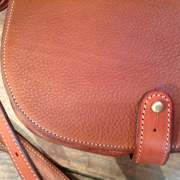 Sac arrondi petit modèle clair – Image 3