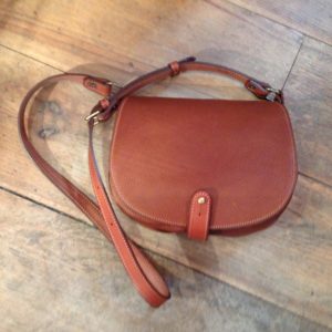 Sac arrondi petit modèle clair